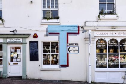 《凤凰军事观察室》独家直播深度解析全球军情动态 《凤凰军事观察室》独家直播深度解析全球军情动态